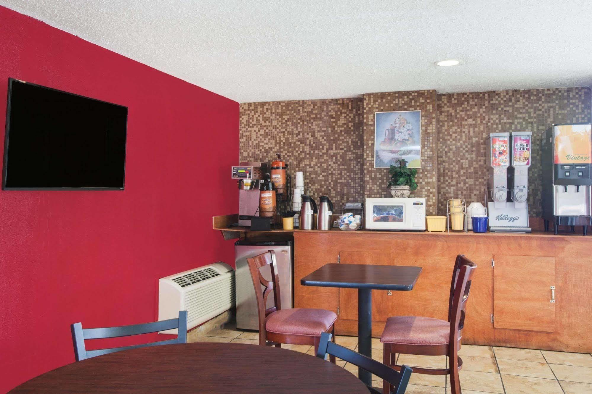 Economy Inn 아르카델피아 외부 사진